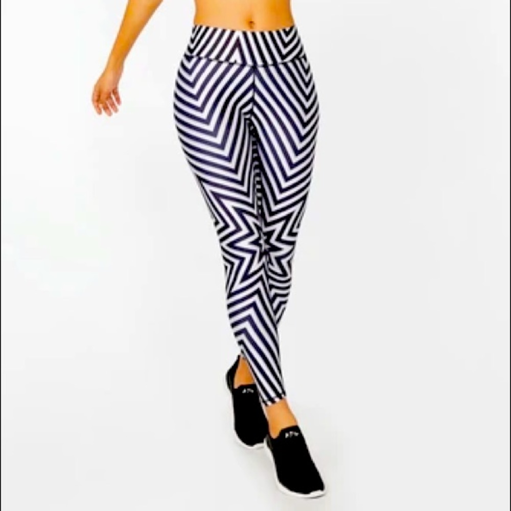 TEREZ Starburst leggings 
NWT